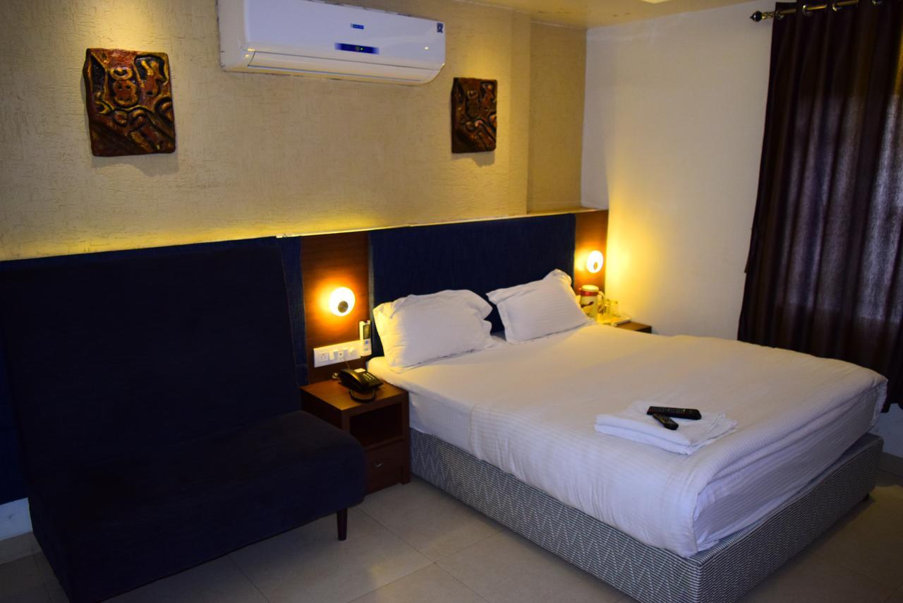 Hotel Chandragupta Ujjain Eksteriør billede